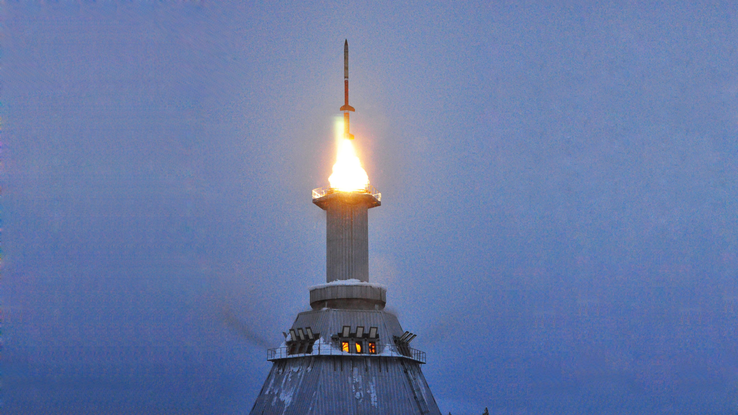 Featured image for “BAYERN-CHEMIE and DLR sign contract for solid fuel rocket engines for altitude research”