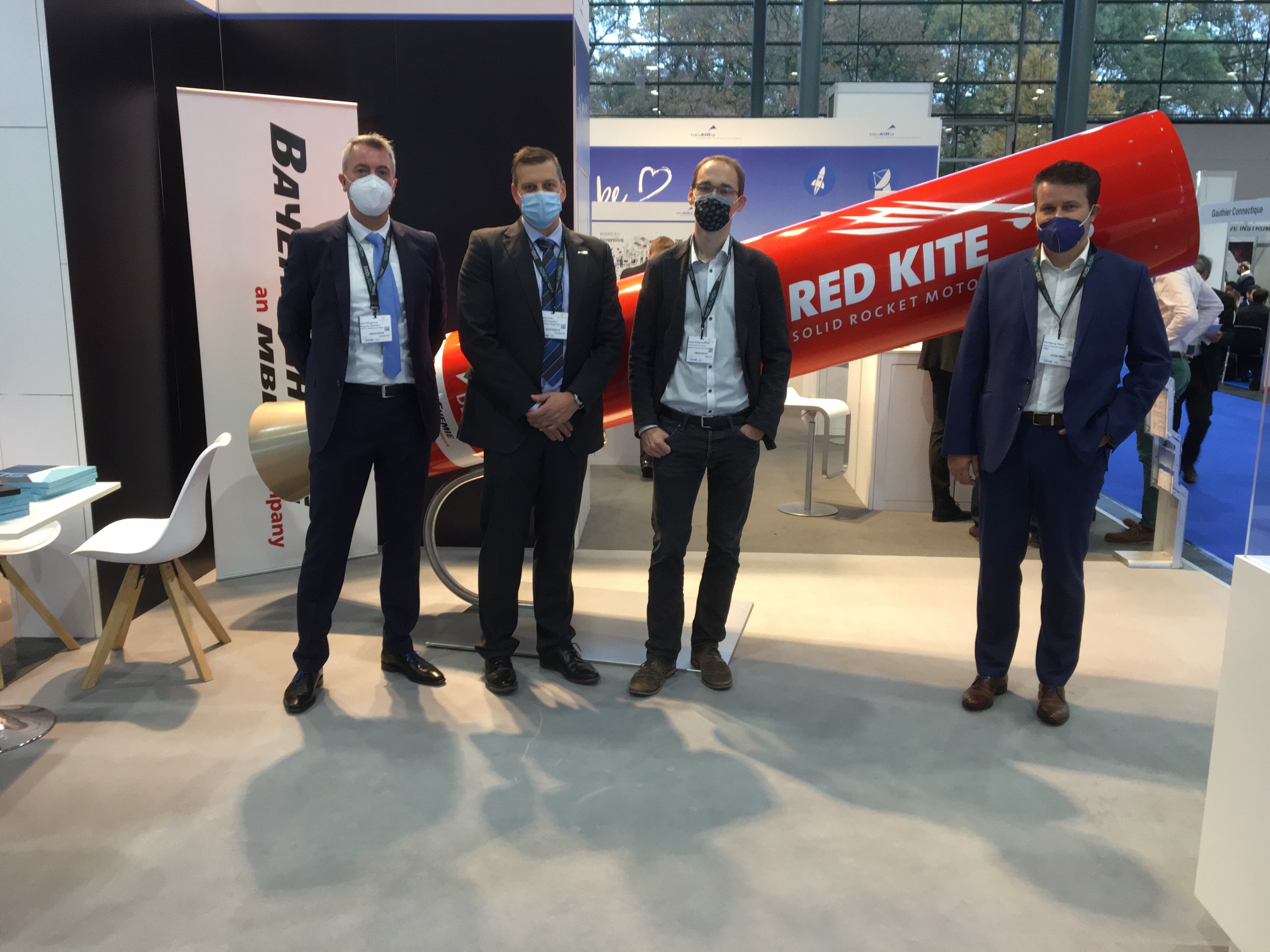 Featured image for “Großes Publikumsinteresse für den „Roten Milan“: BAYERN-CHEMIE feiert „RED KITE“-Weltpremiere auf der Space Tech Expo in Bremen”